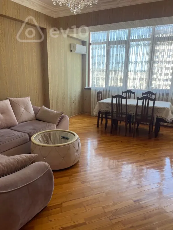 Kirayə verilir 2 otaqlı yeni tikili 70 m²