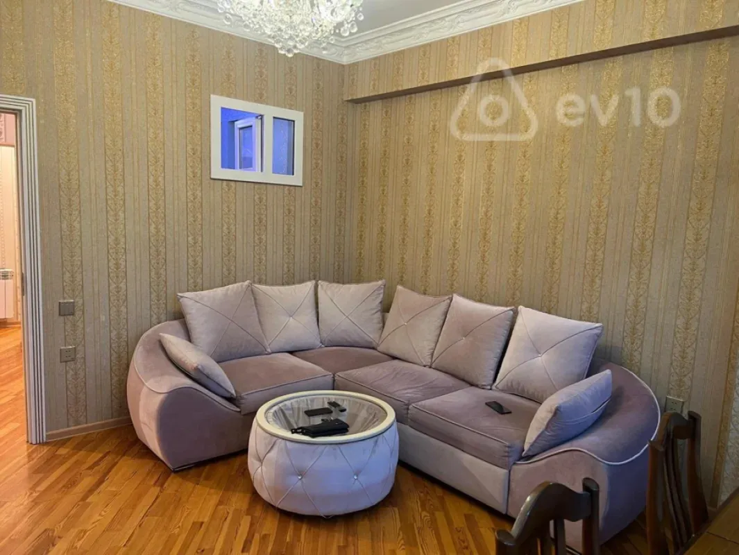 Kirayə verilir 2 otaqlı yeni tikili 70 m²