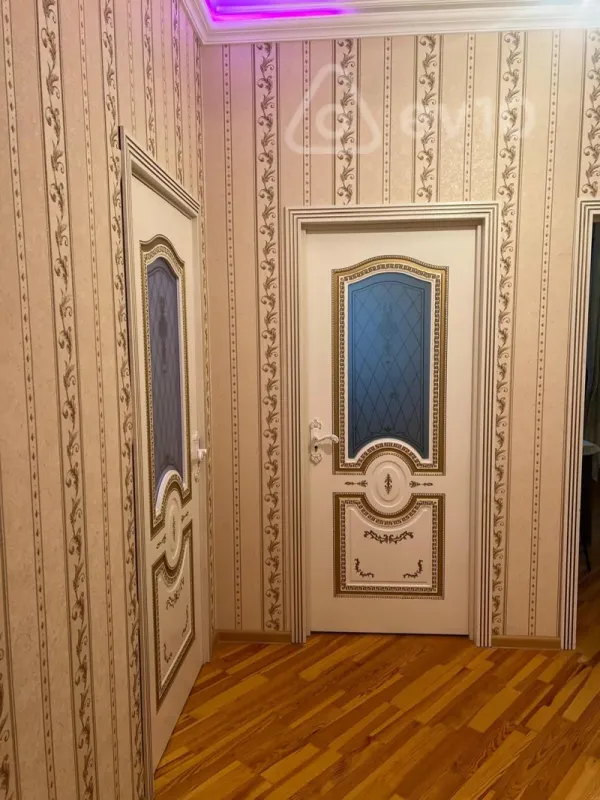 Kirayə verilir 2 otaqlı yeni tikili 70 m²