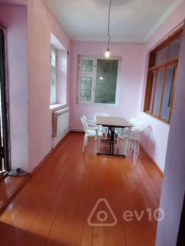 Kirayə verilir 3 otaqlı həyət evi 81 m²