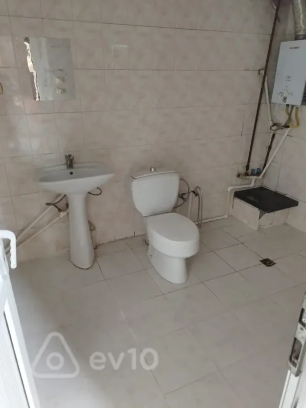 Kirayə verilir 3 otaqlı həyət evi 81 m²