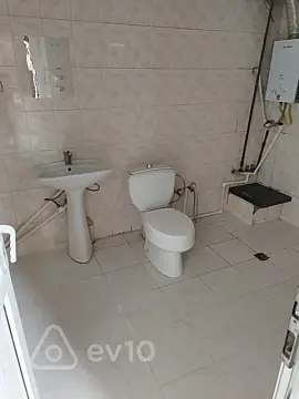 Kirayə verilir 3 otaqlı həyət evi 81 m²