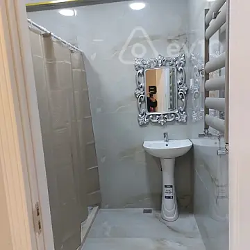 Kirayə verilir 3 otaqlı yeni tikili 130 m²