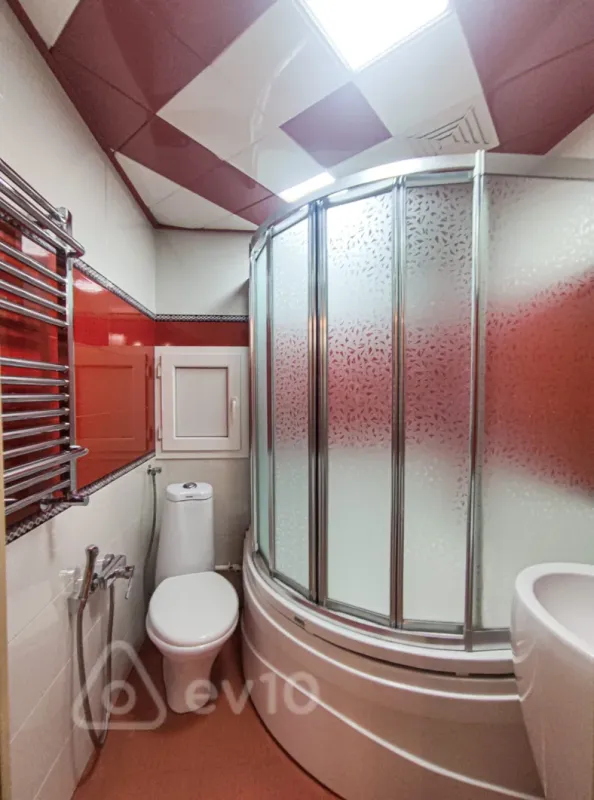 Kirayə verilir 3 otaqlı yeni tikili 140 m²