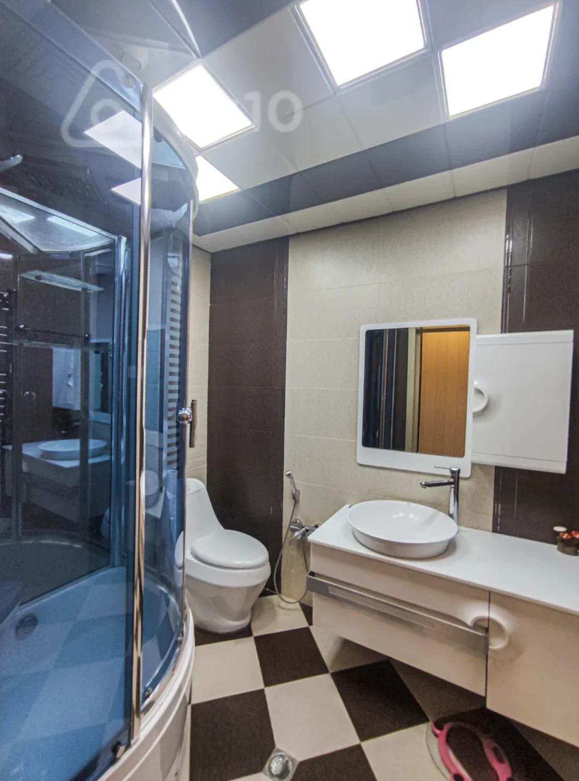 Kirayə verilir 3 otaqlı yeni tikili 140 m²