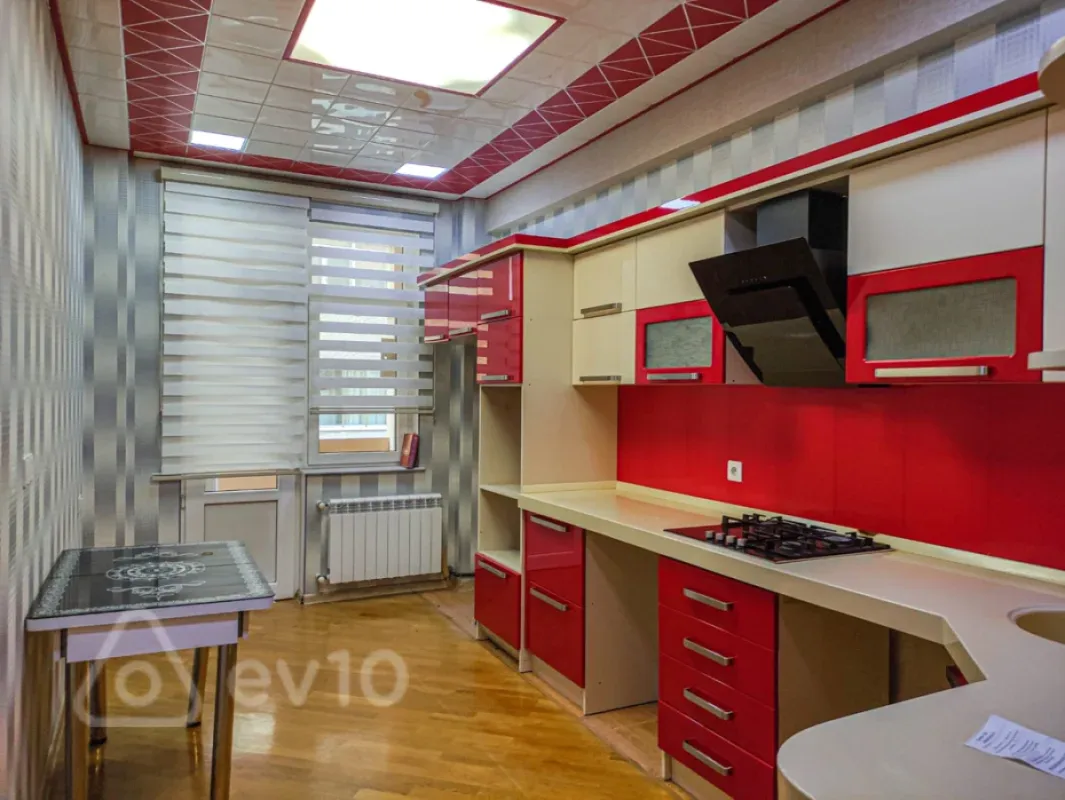 Kirayə verilir 3 otaqlı yeni tikili 140 m²