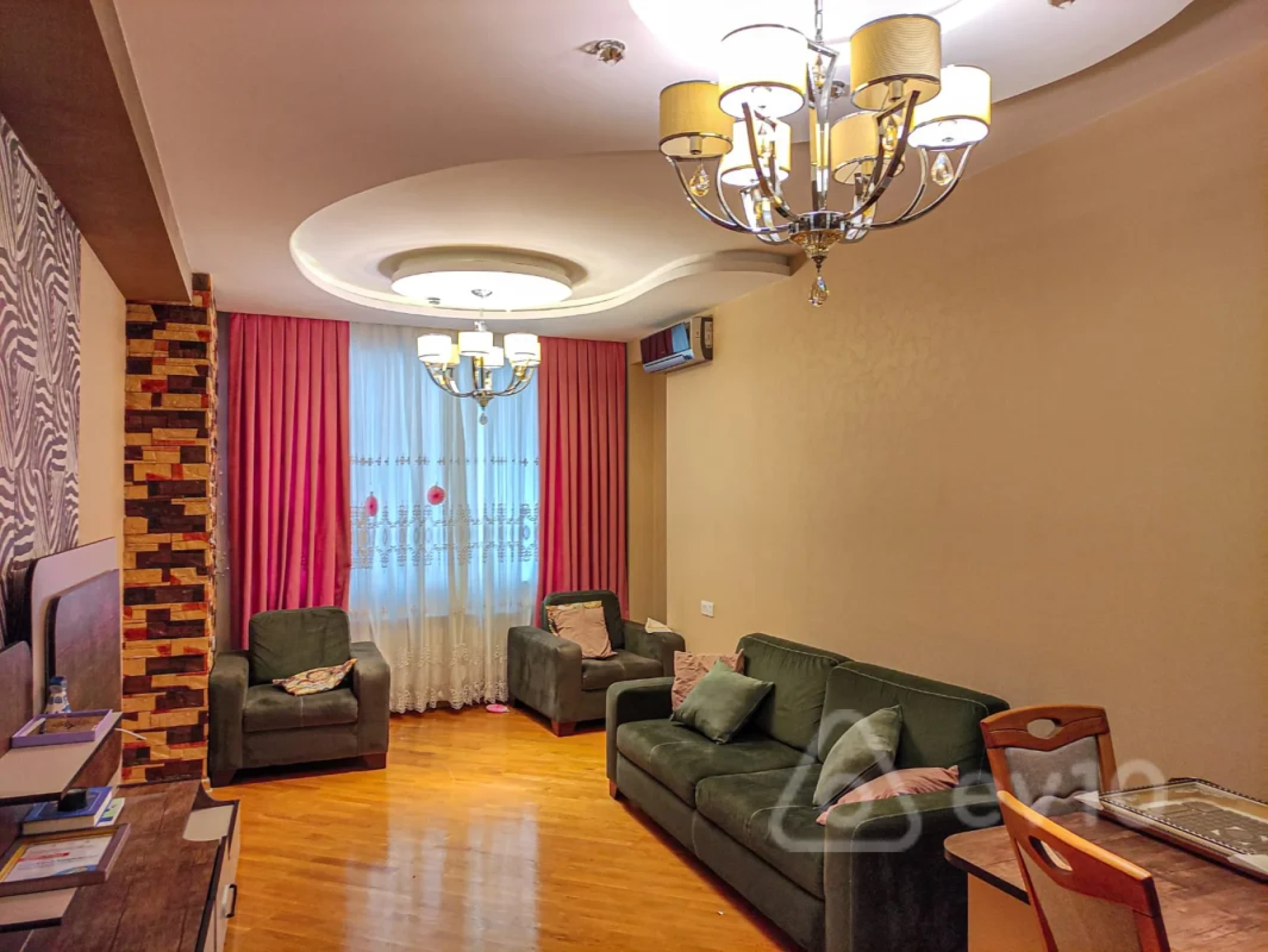 Kirayə verilir 3 otaqlı yeni tikili 140 m²