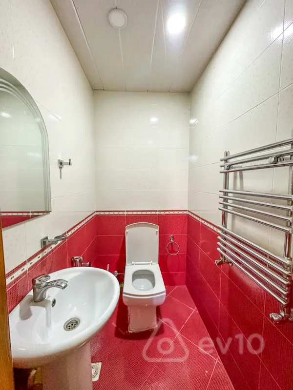 Kirayə verilir 3 otaqlı yeni tikili 135 m²