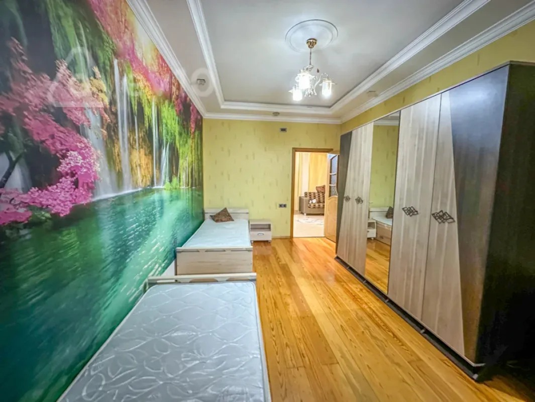 Kirayə verilir 3 otaqlı yeni tikili 135 m²