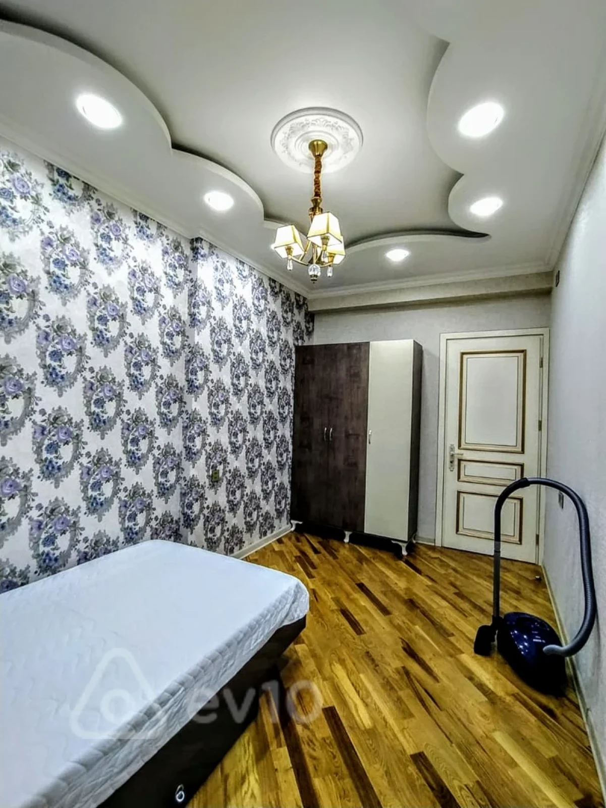 Kirayə verilir 3 otaqlı yeni tikili 100 m²