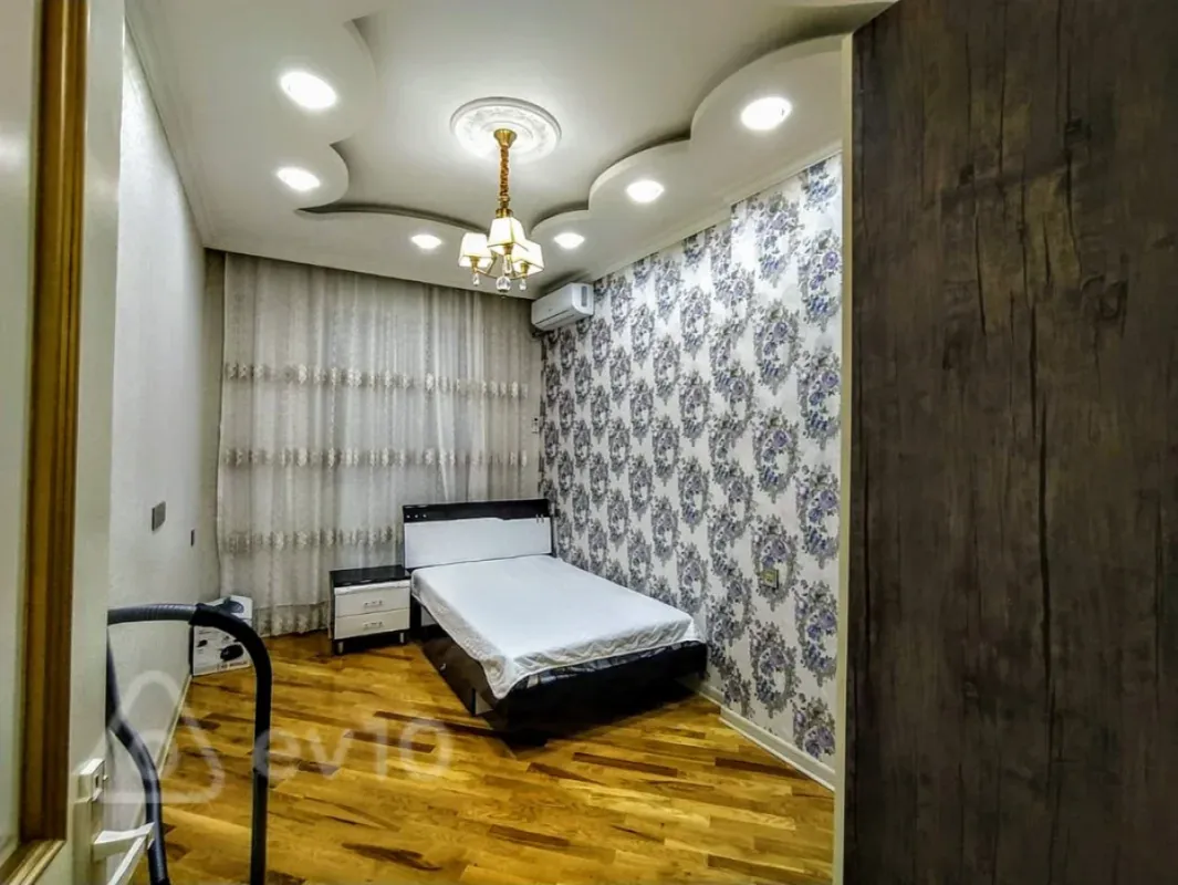 Kirayə verilir 3 otaqlı yeni tikili 100 m²