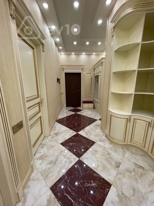 Kirayə verilir 3 otaqlı yeni tikili 100 m²