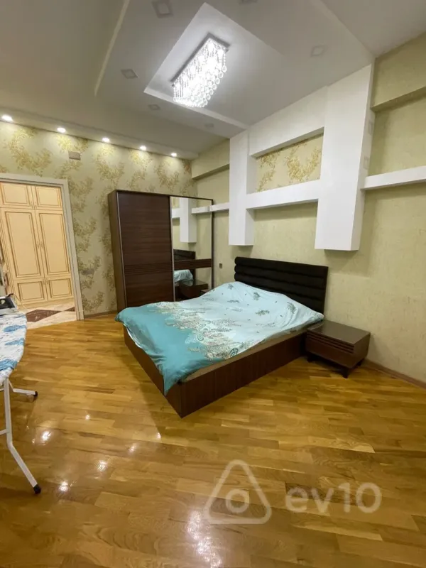 Kirayə verilir 3 otaqlı yeni tikili 100 m²