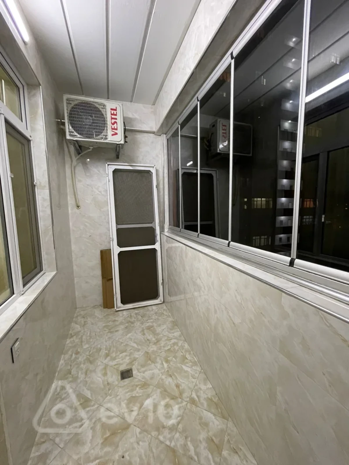 Kirayə verilir 3 otaqlı yeni tikili 100 m²