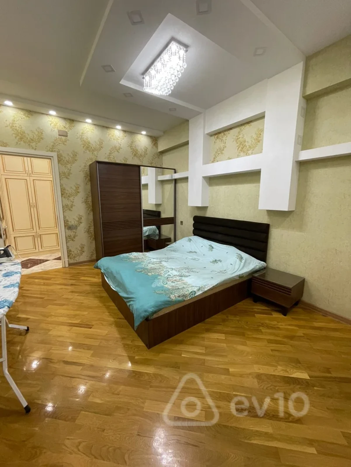 Kirayə verilir 3 otaqlı yeni tikili 100 m²