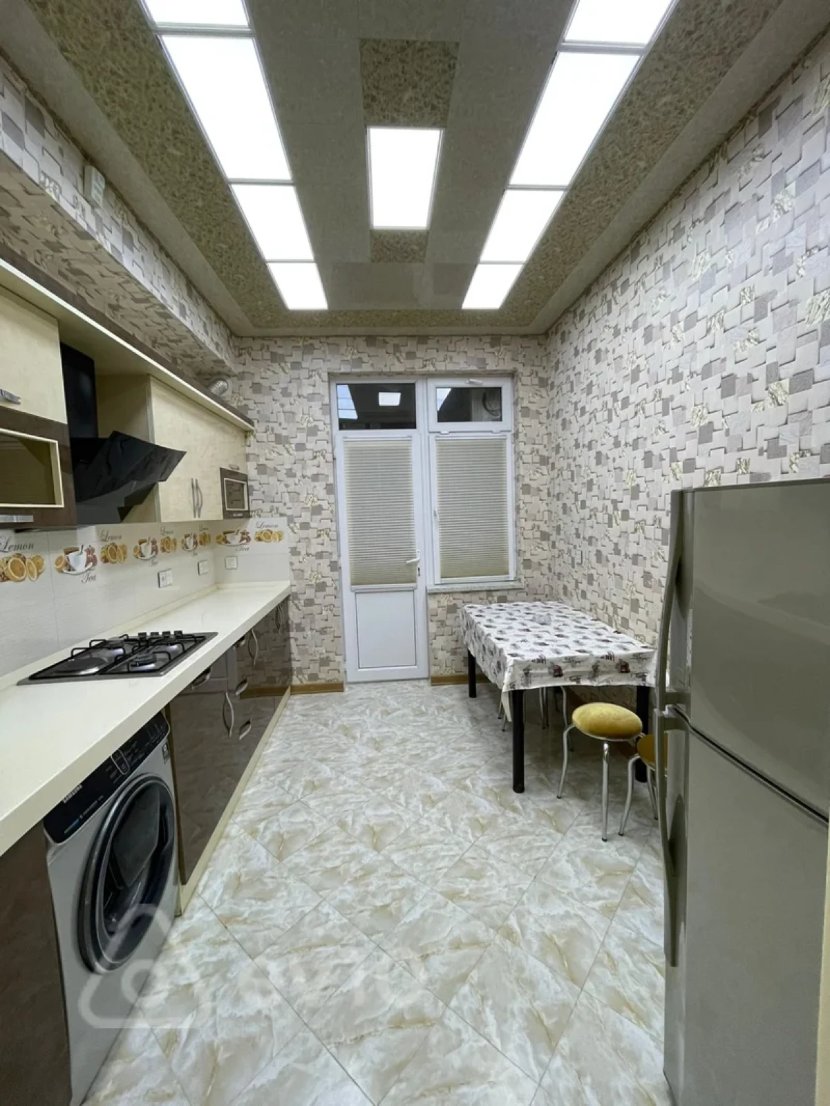 Kirayə verilir 3 otaqlı yeni tikili 100 m²