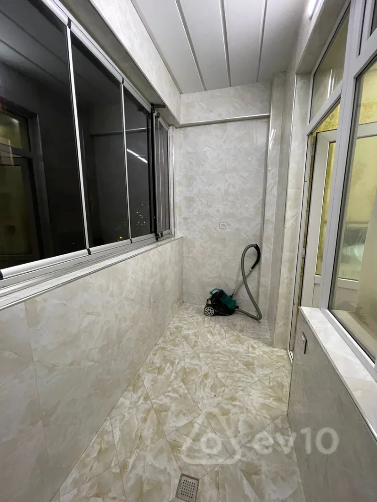 Kirayə verilir 3 otaqlı yeni tikili 100 m²