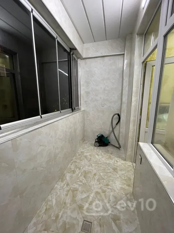 Kirayə verilir 3 otaqlı yeni tikili 100 m²