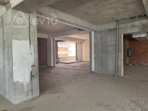 Satılır mənzil 615 m²