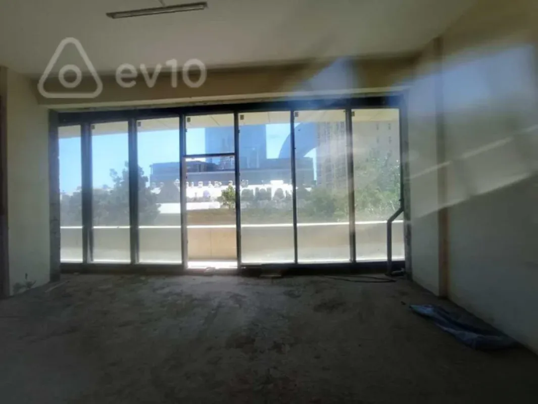 Satılır mənzil 615 m²