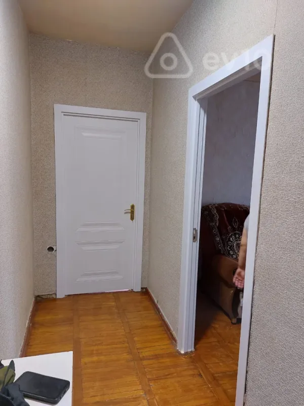 Kirayə verilir 2 otaqlı köhnə tikili 55 m²