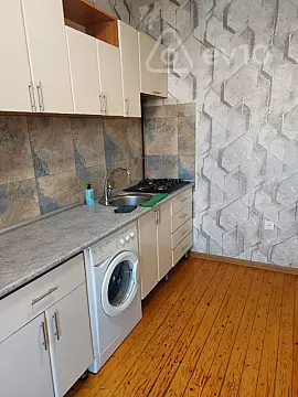 Kirayə verilir 2 otaqlı köhnə tikili 55 m²