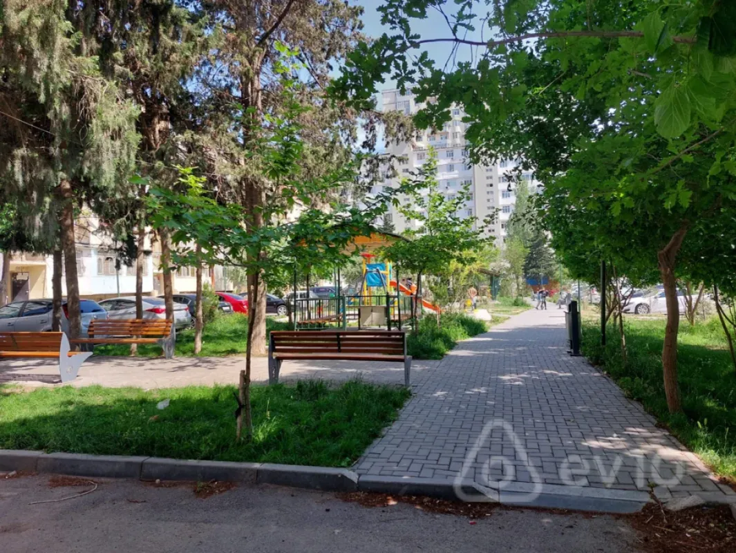 Kirayə verilir 2 otaqlı köhnə tikili 55 m²