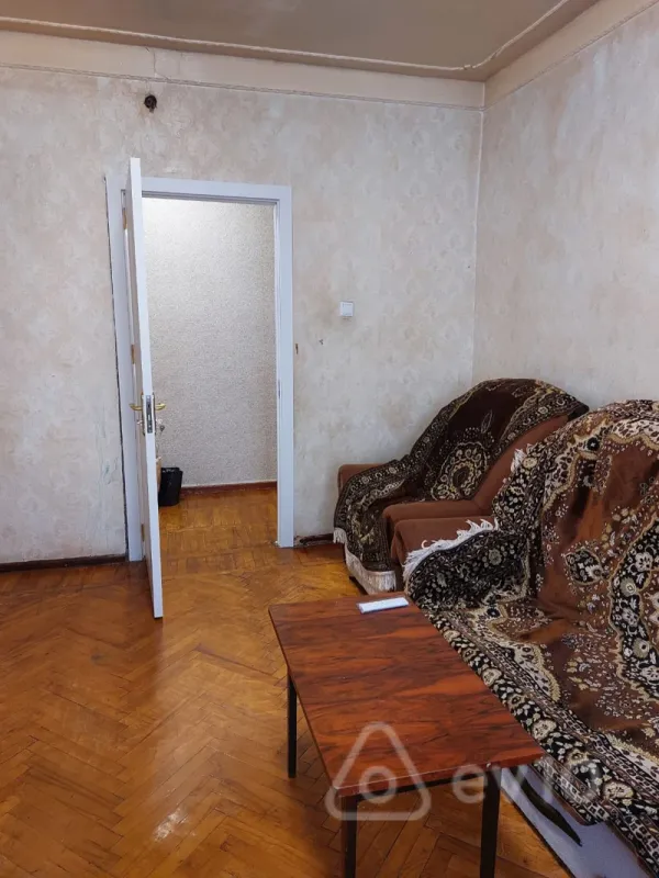 Kirayə verilir 2 otaqlı köhnə tikili 55 m²
