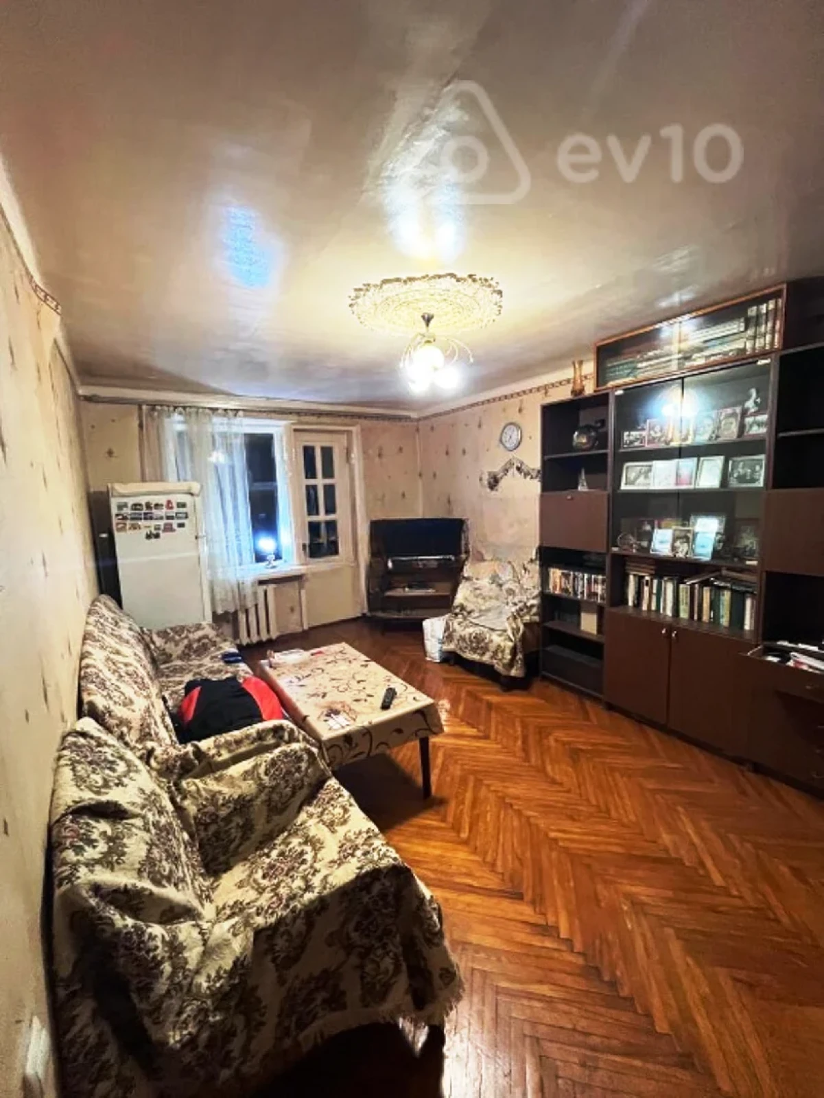 Satılır 2 otaqlı köhnə tikili 55 m²