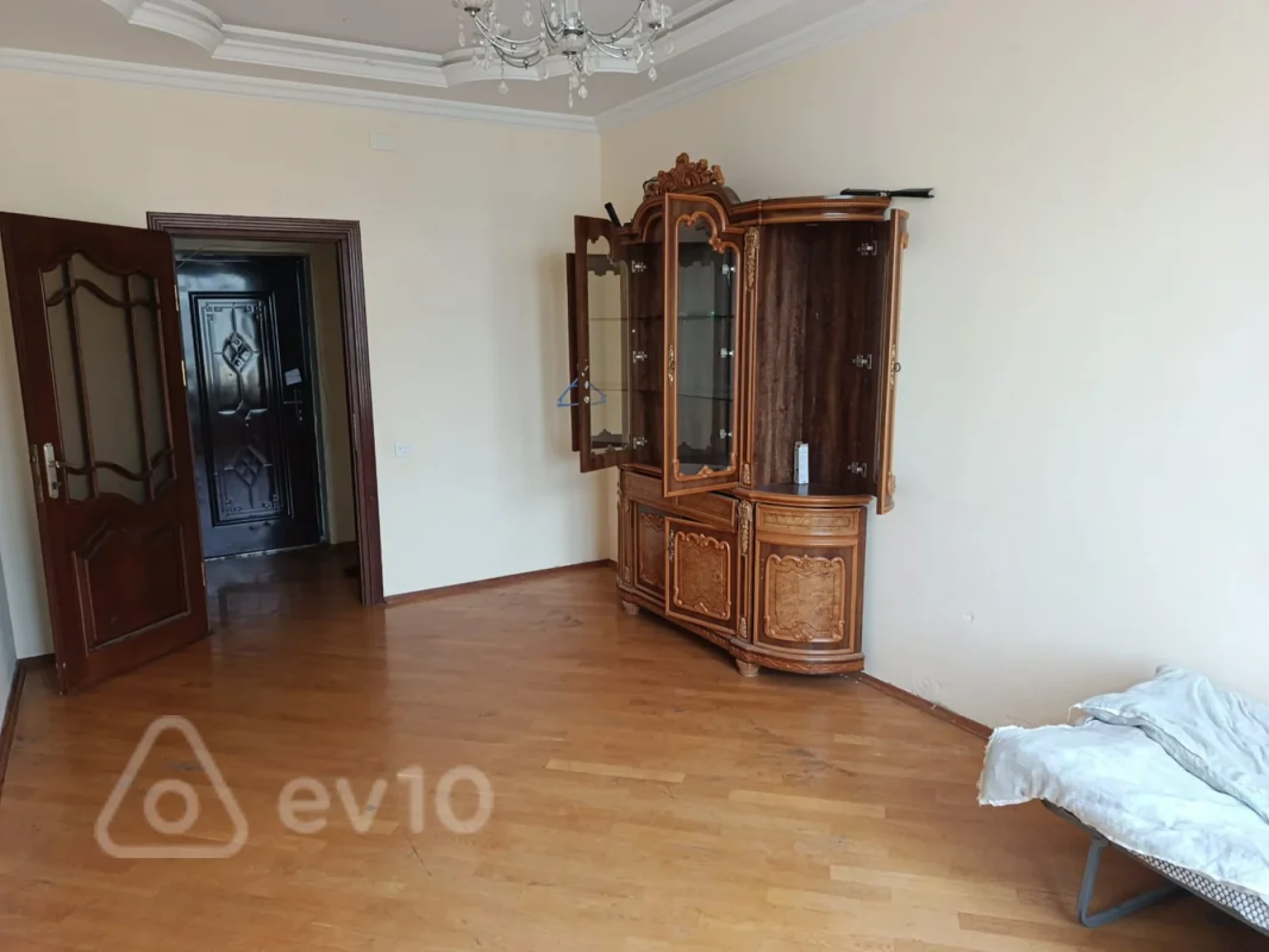 Kirayə verilir 3 otaqlı yeni tikili 94 m²