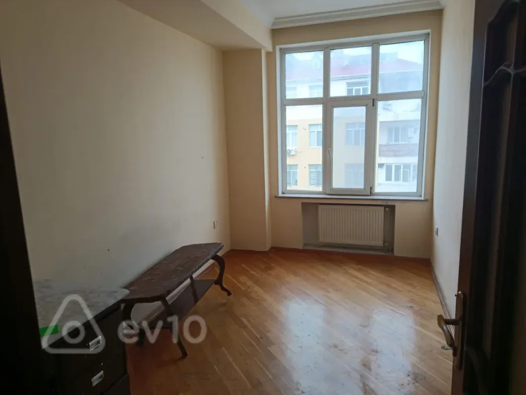 Kirayə verilir 3 otaqlı yeni tikili 94 m²