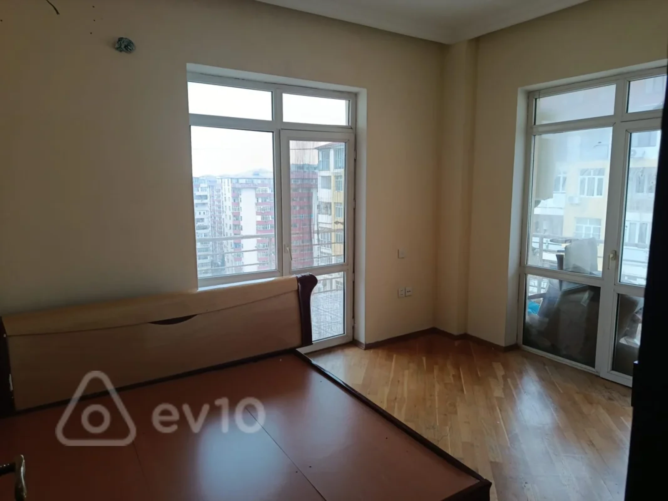 Kirayə verilir 3 otaqlı yeni tikili 94 m²