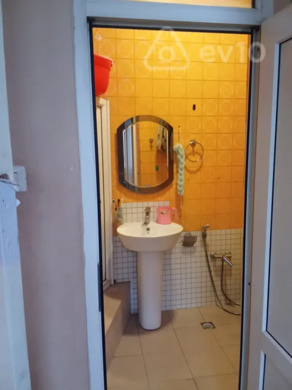 Kirayə verilir 1 otaqlı həyət evi 35 m²