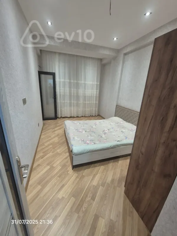 Kirayə verilir 2 otaqlı yeni tikili 70 m²