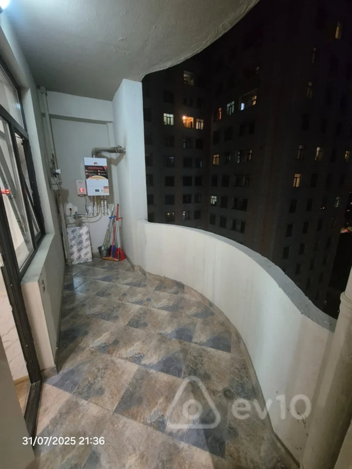 Kirayə verilir 2 otaqlı yeni tikili 70 m²