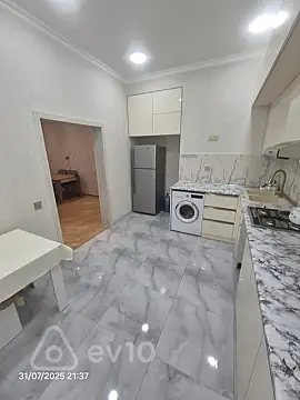 Kirayə verilir 2 otaqlı yeni tikili 70 m²