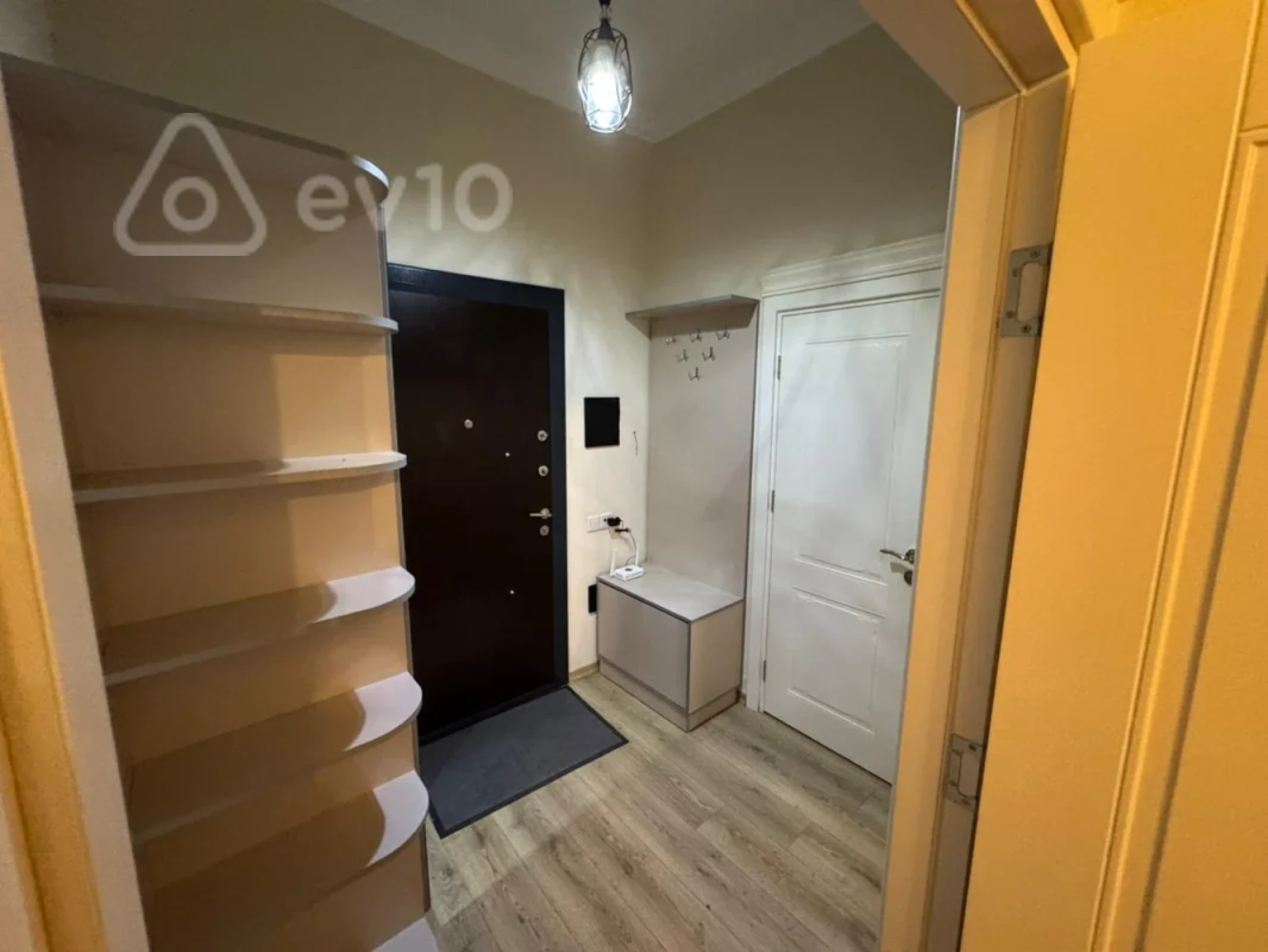 Kirayə verilir 2 otaqlı yeni tikili 50 m²