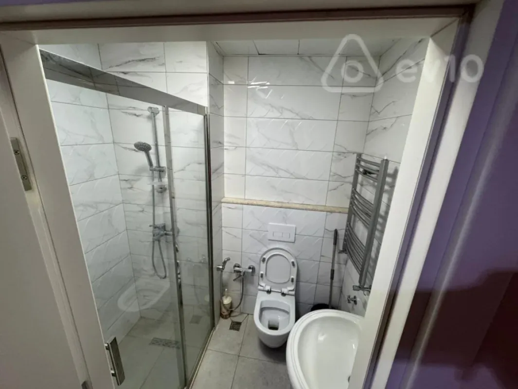 Kirayə verilir 2 otaqlı yeni tikili 50 m²