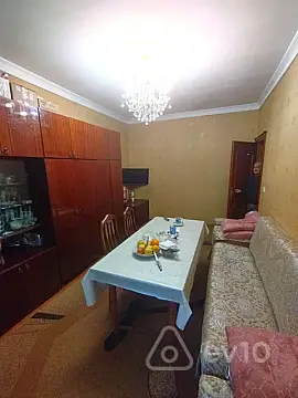 Satılır 4 otaqlı köhnə tikili 120 m²