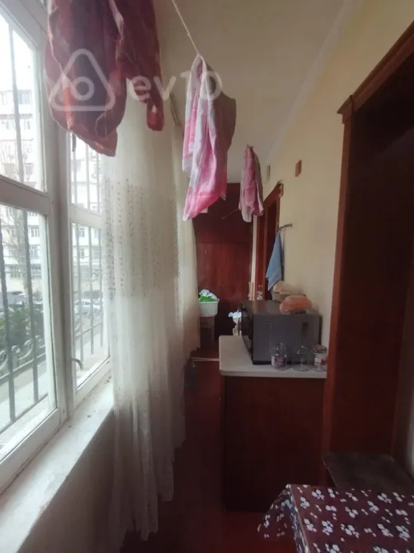 Satılır 4 otaqlı köhnə tikili 120 m²