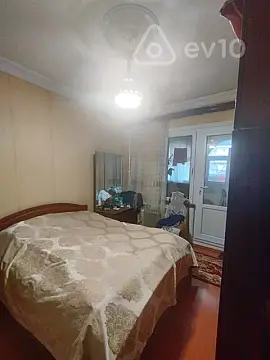 Satılır 4 otaqlı köhnə tikili 120 m²