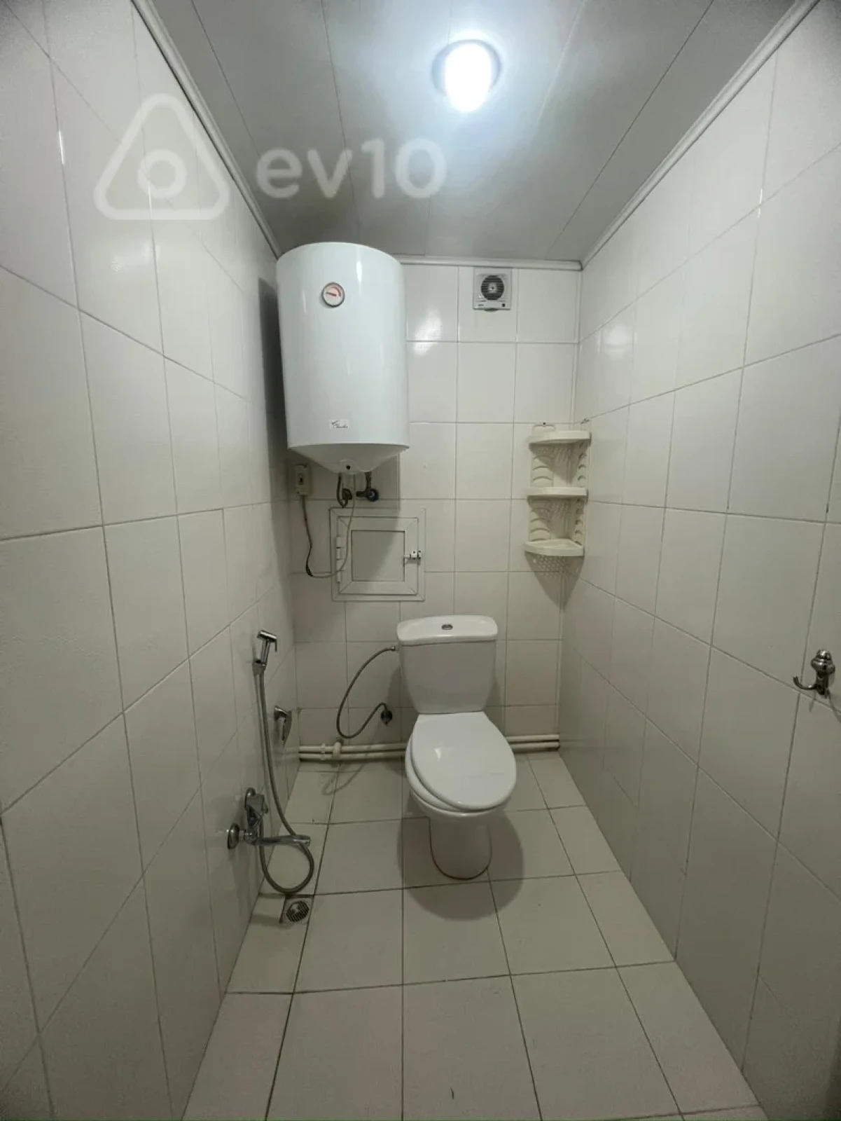 Kirayə verilir 3 otaqlı yeni tikili 140 m²