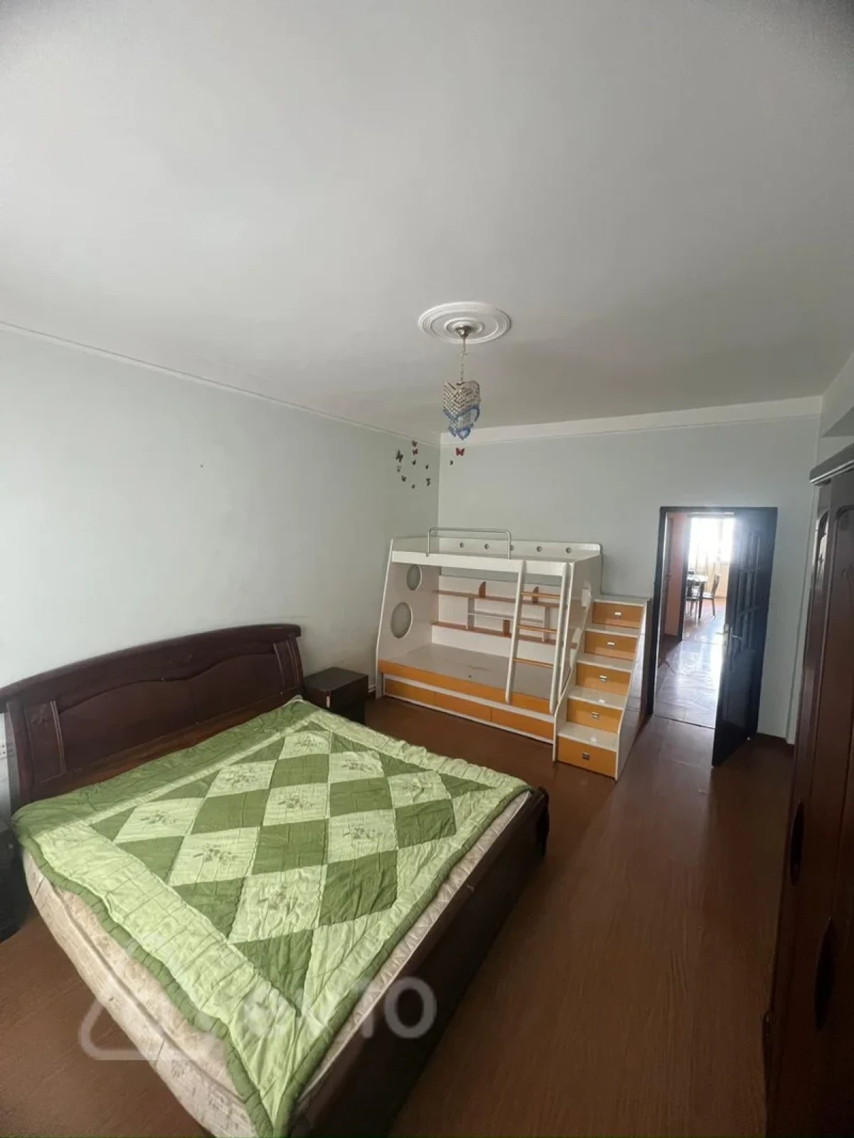 Kirayə verilir 3 otaqlı yeni tikili 140 m²