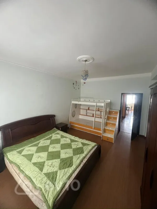 Kirayə verilir 3 otaqlı yeni tikili 140 m²