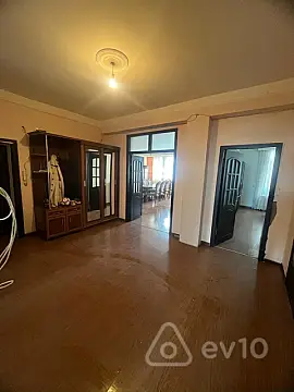 Kirayə verilir 3 otaqlı yeni tikili 140 m²