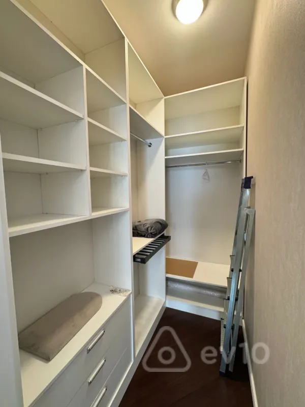 Kirayə verilir 2 otaqlı yeni tikili 110 m²