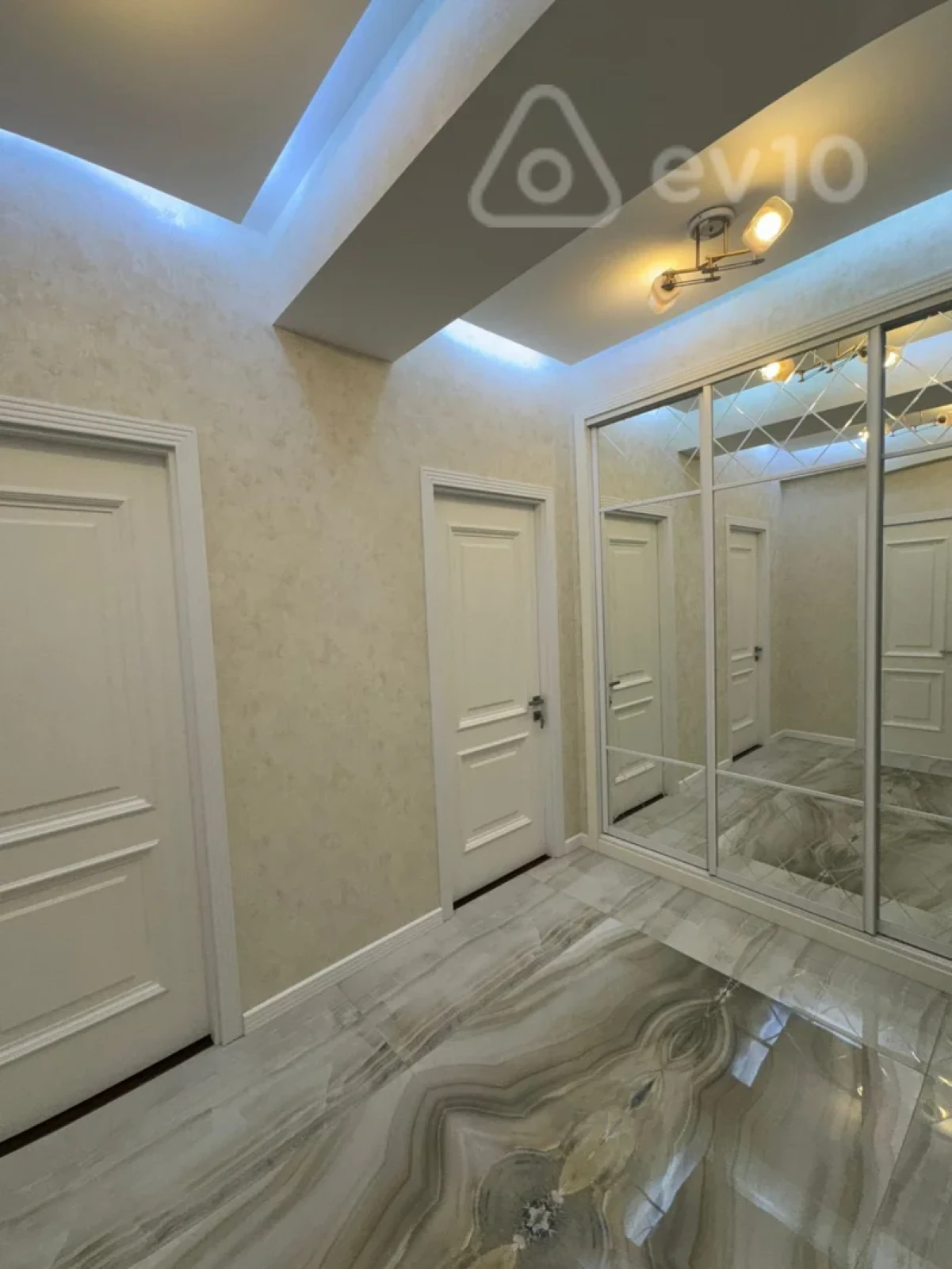 Kirayə verilir 2 otaqlı yeni tikili 110 m²