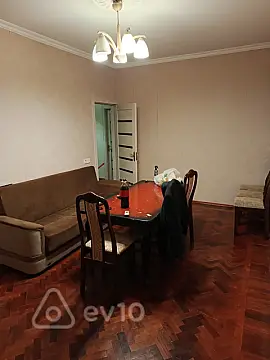 Kirayə verilir 3 otaqlı köhnə tikili 80 m²