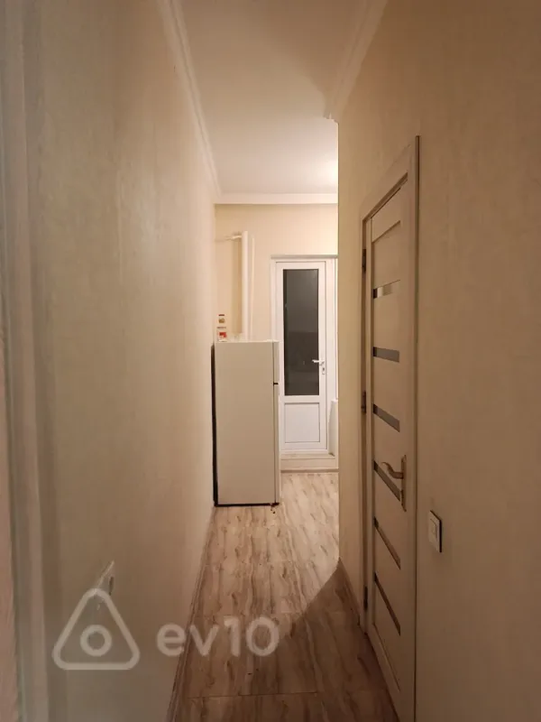 Kirayə verilir 3 otaqlı köhnə tikili 80 m²