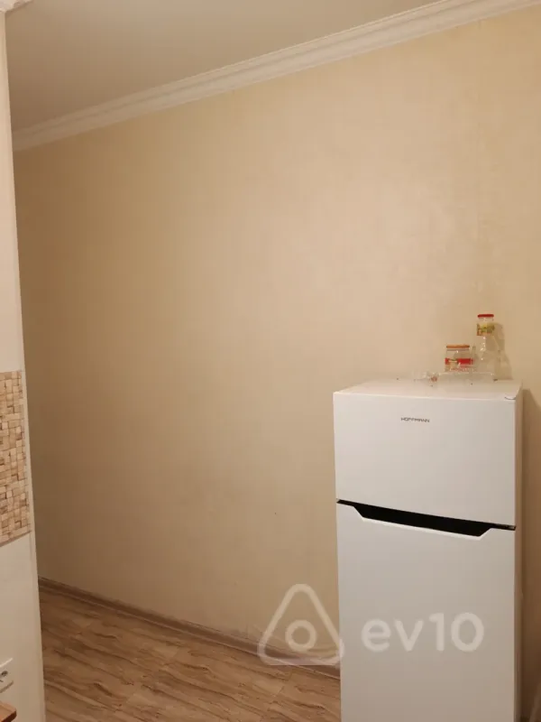 Kirayə verilir 3 otaqlı köhnə tikili 80 m²